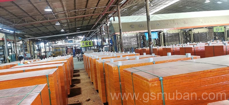 建筑模板1.83×91.5多少錢(qián)一張?如何選購(gòu)915mm建筑模板